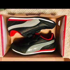 NWT ,SZ 1 , PUMA SNEAKERS